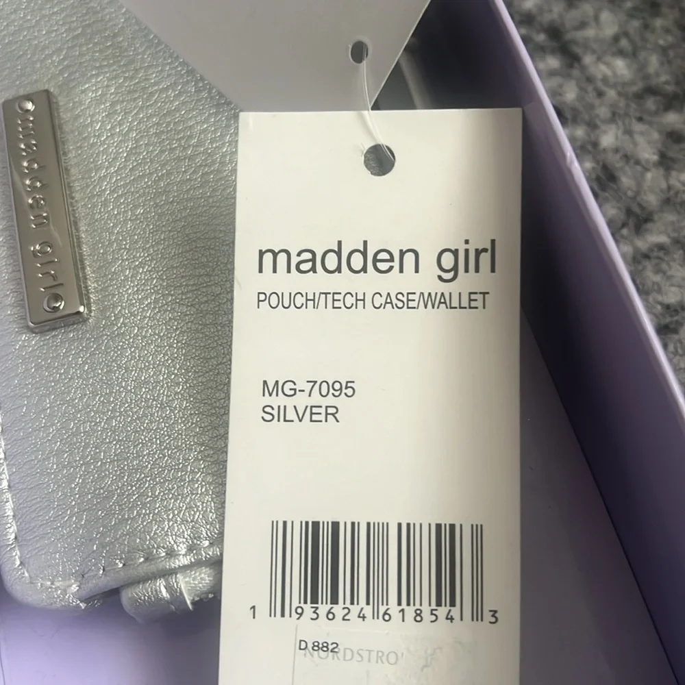 NWT Madden Girl cute silver , 3 piece gift set,coin or card, pouch, tech case